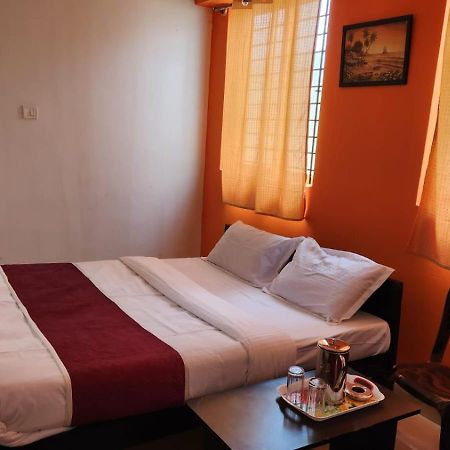 Hotel Varaha Residency à Mysore Extérieur photo