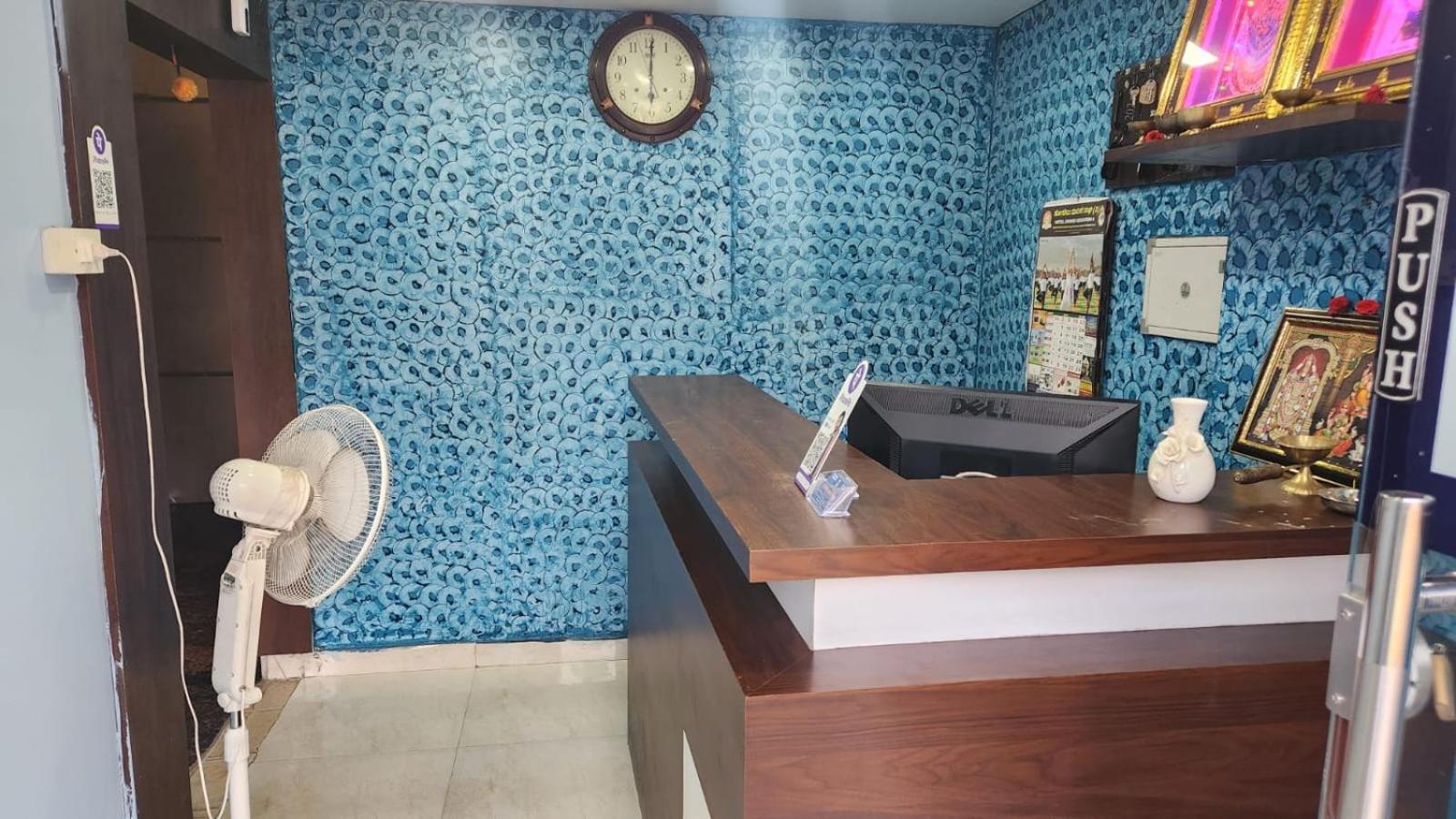 Hotel Varaha Residency à Mysore Extérieur photo