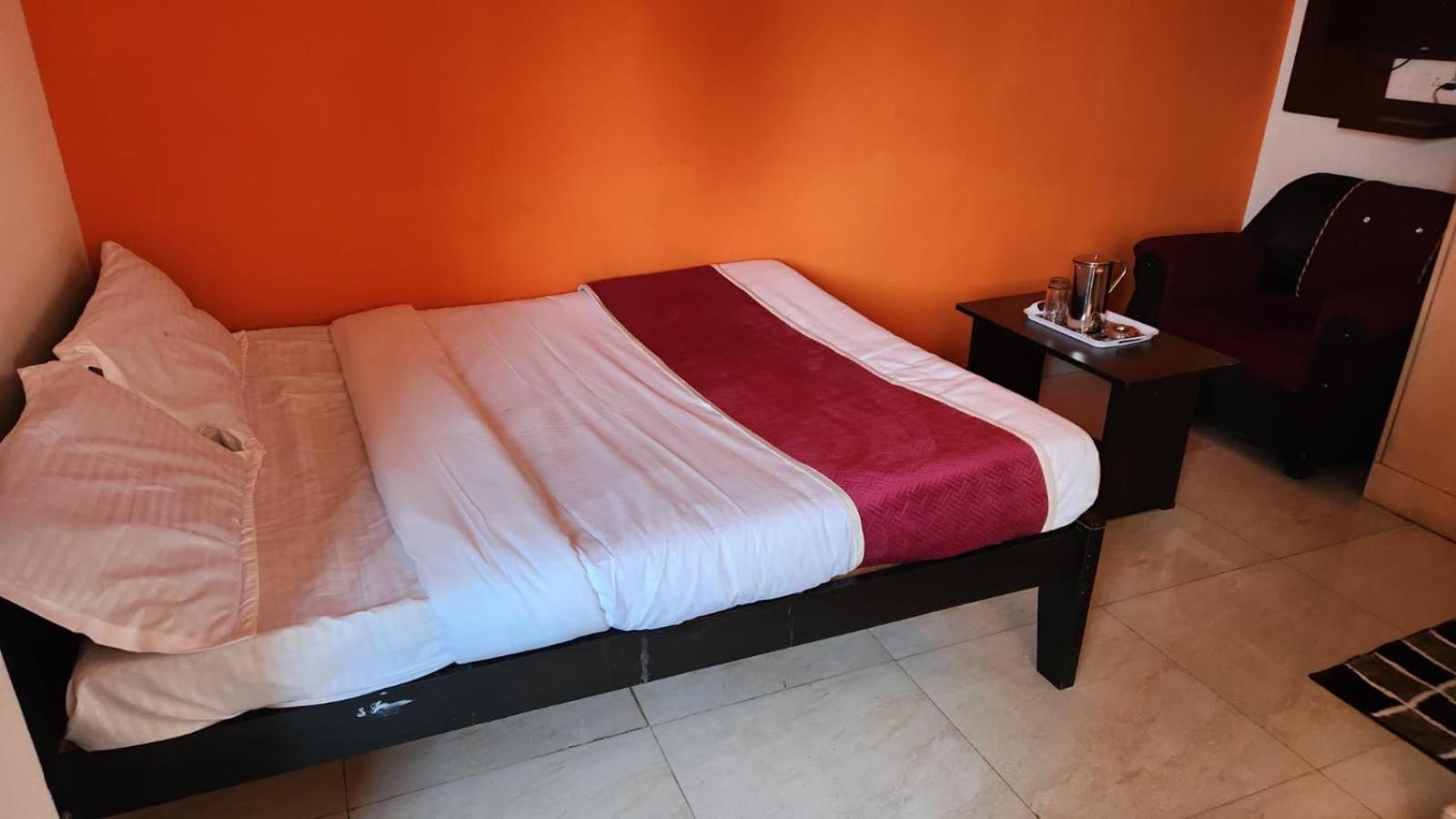 Hotel Varaha Residency à Mysore Extérieur photo