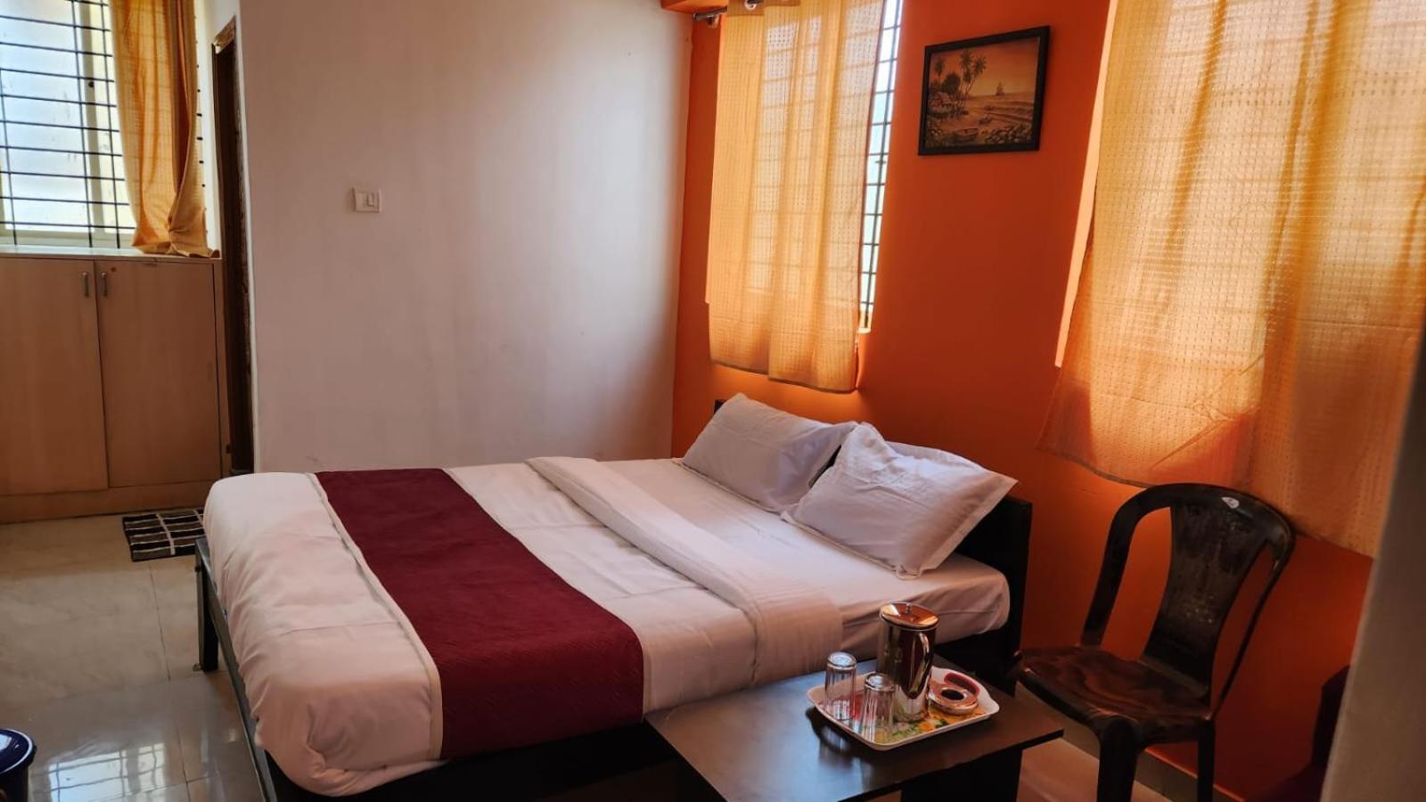 Hotel Varaha Residency à Mysore Extérieur photo